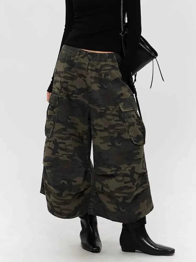 Cozy Vintage Camo Baggy Pleated Denim Jorts
