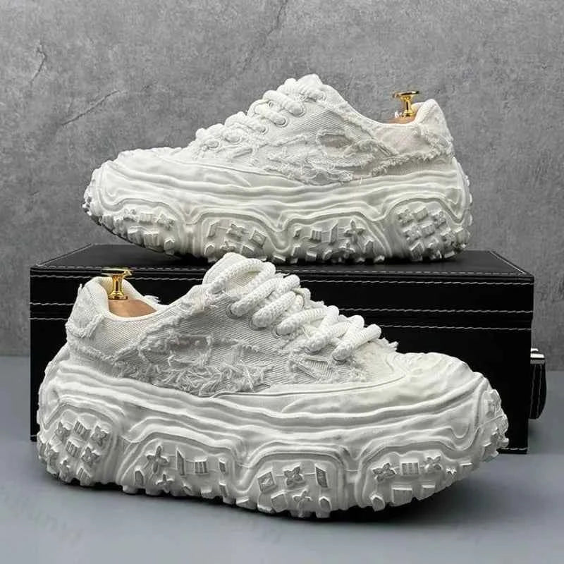 Streetwear Canvas Lace-Up Casual Sneaker