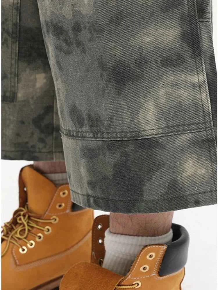 Sleek camouflage print cropped Jorts