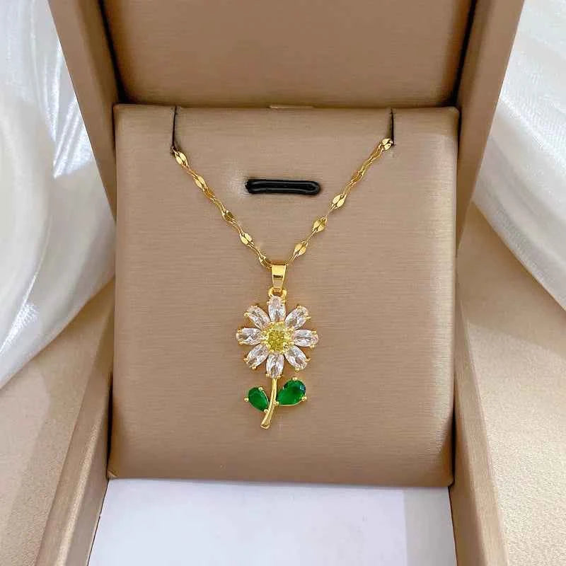Sweet Flower Pendant Necklace