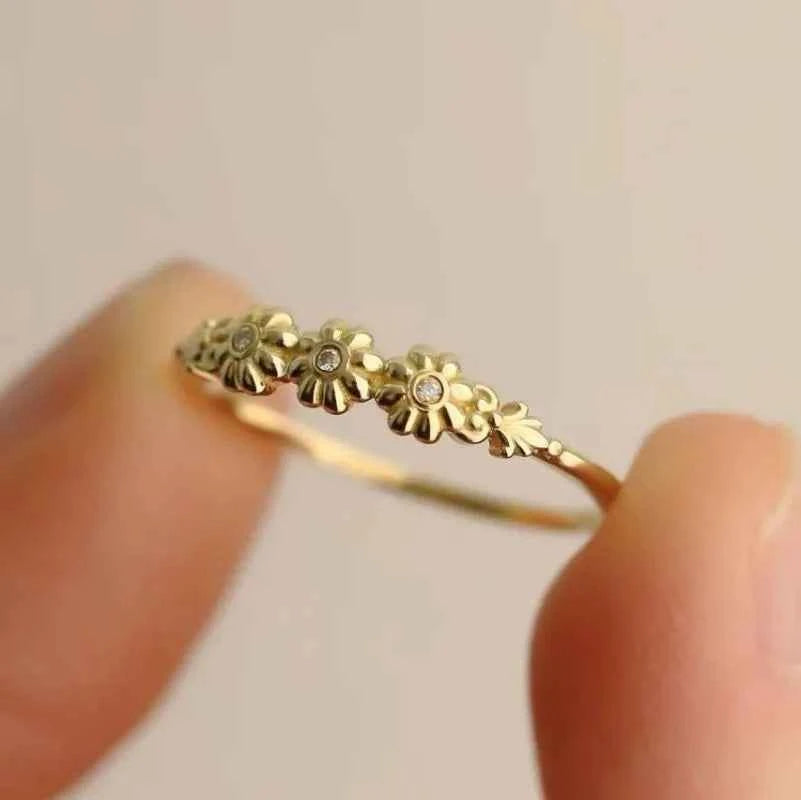 Elegant Gold Flower White Stone Ring