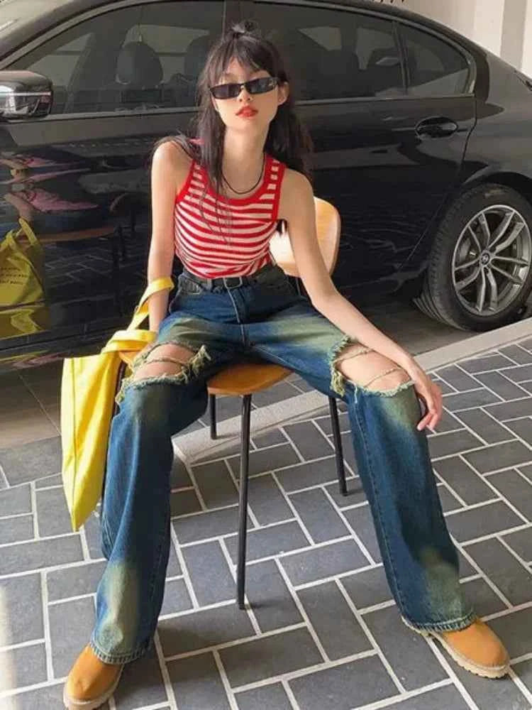 Women Cutting Cool Vintage Ripped Jeans