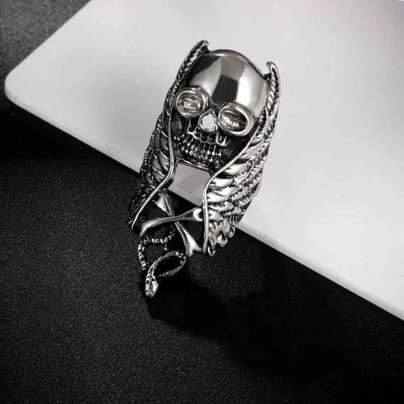 Gothic Retro Skull Wings Knuckle Ring
