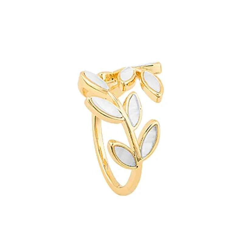 Elegant White Acrylic Copper Alloy Ring