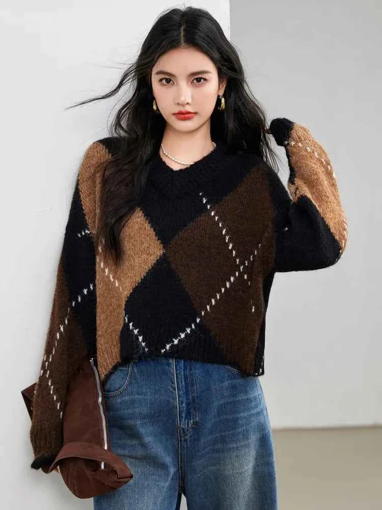 Cozy Scottish Diamond Grid Knit Sweater