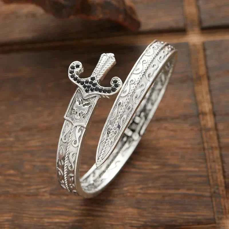 Exquisite Carving Retro Pattern Zirconia Bracelet