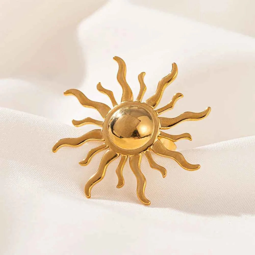 Glamorous Sun Shaped Gold Metal Ring