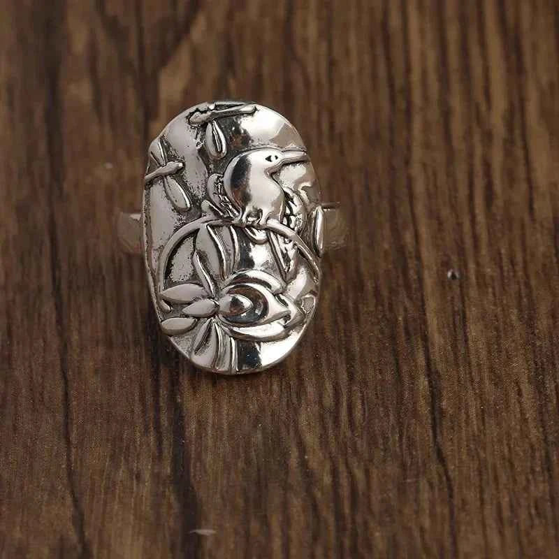 Exquisite Vintage Silver Flower Ring