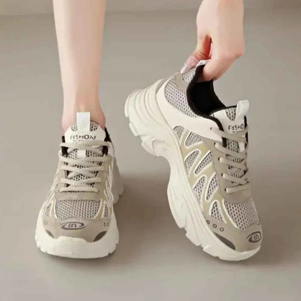 Women Stylish Lace-Up Vulcanized Tennis Sneaker