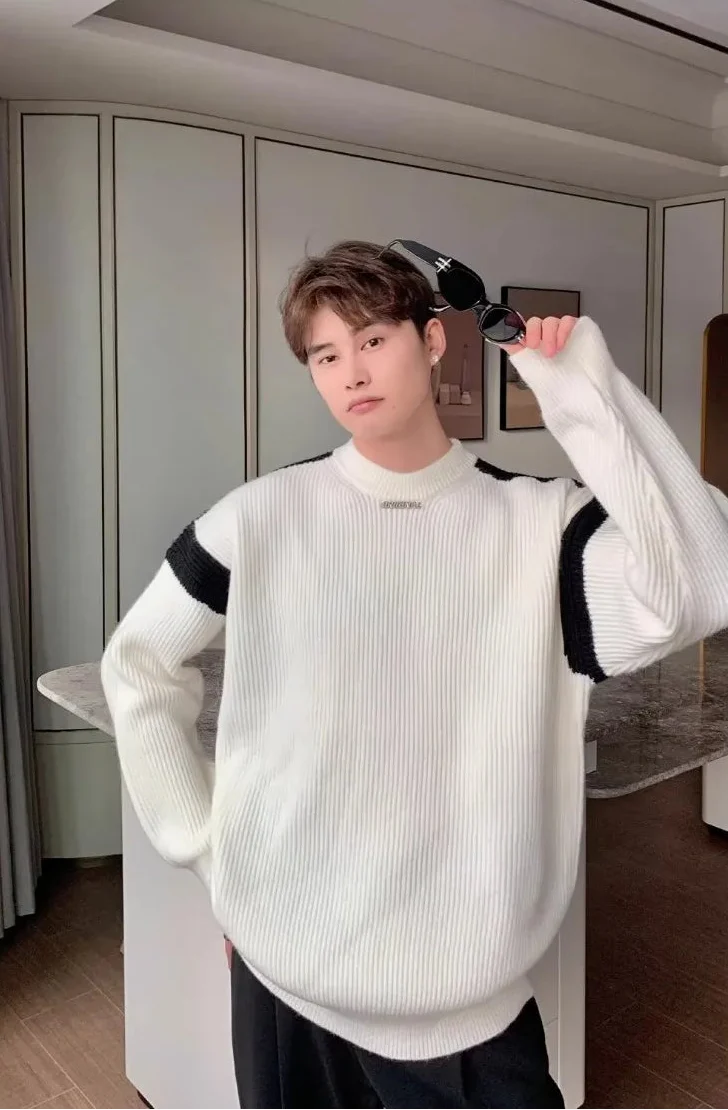 Streetwear Korean Style Round Neck Knit Sweater - Luxuryurbanwear