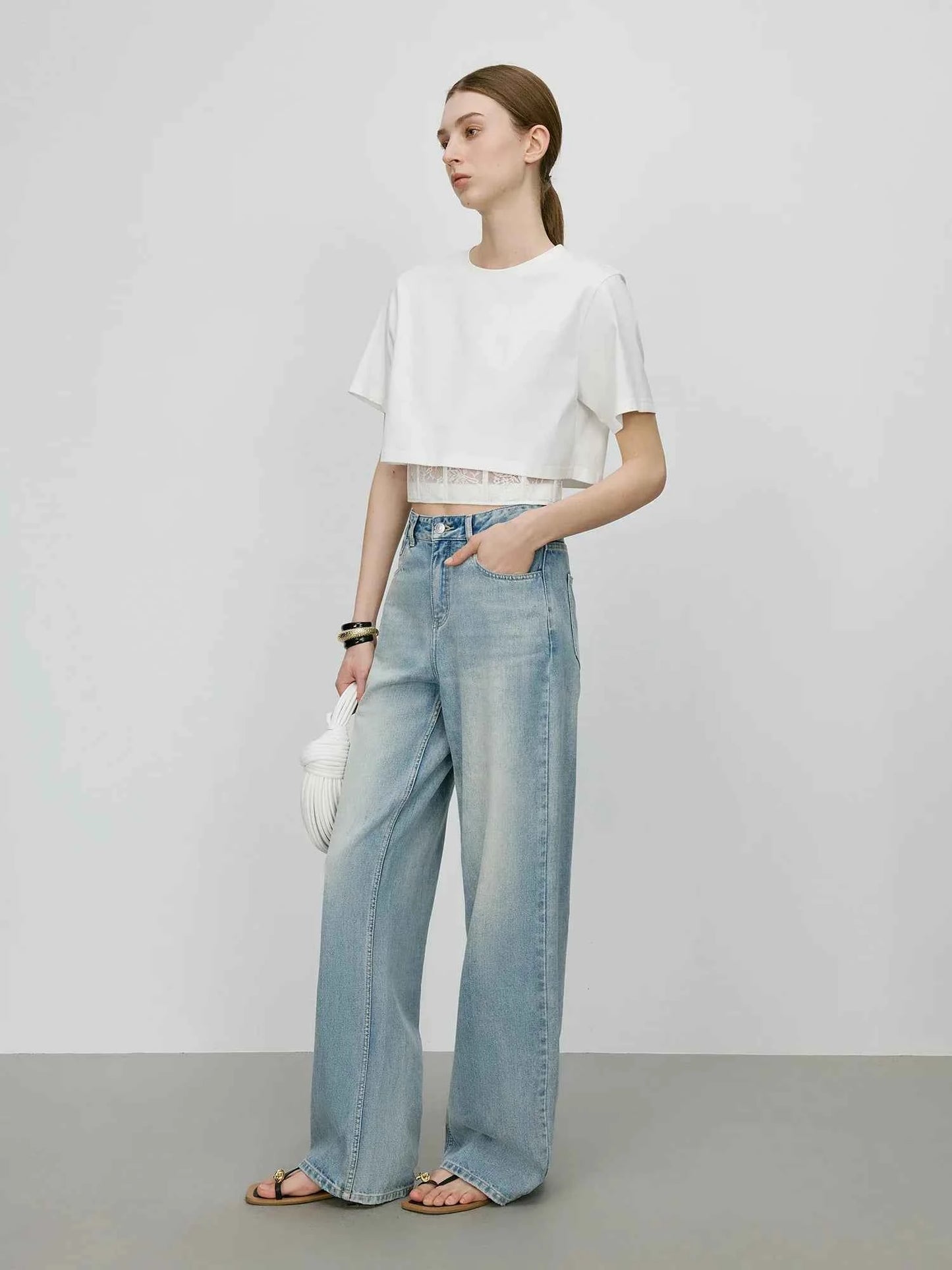Chic Lace Spliced Cropped Waist T-Shirt