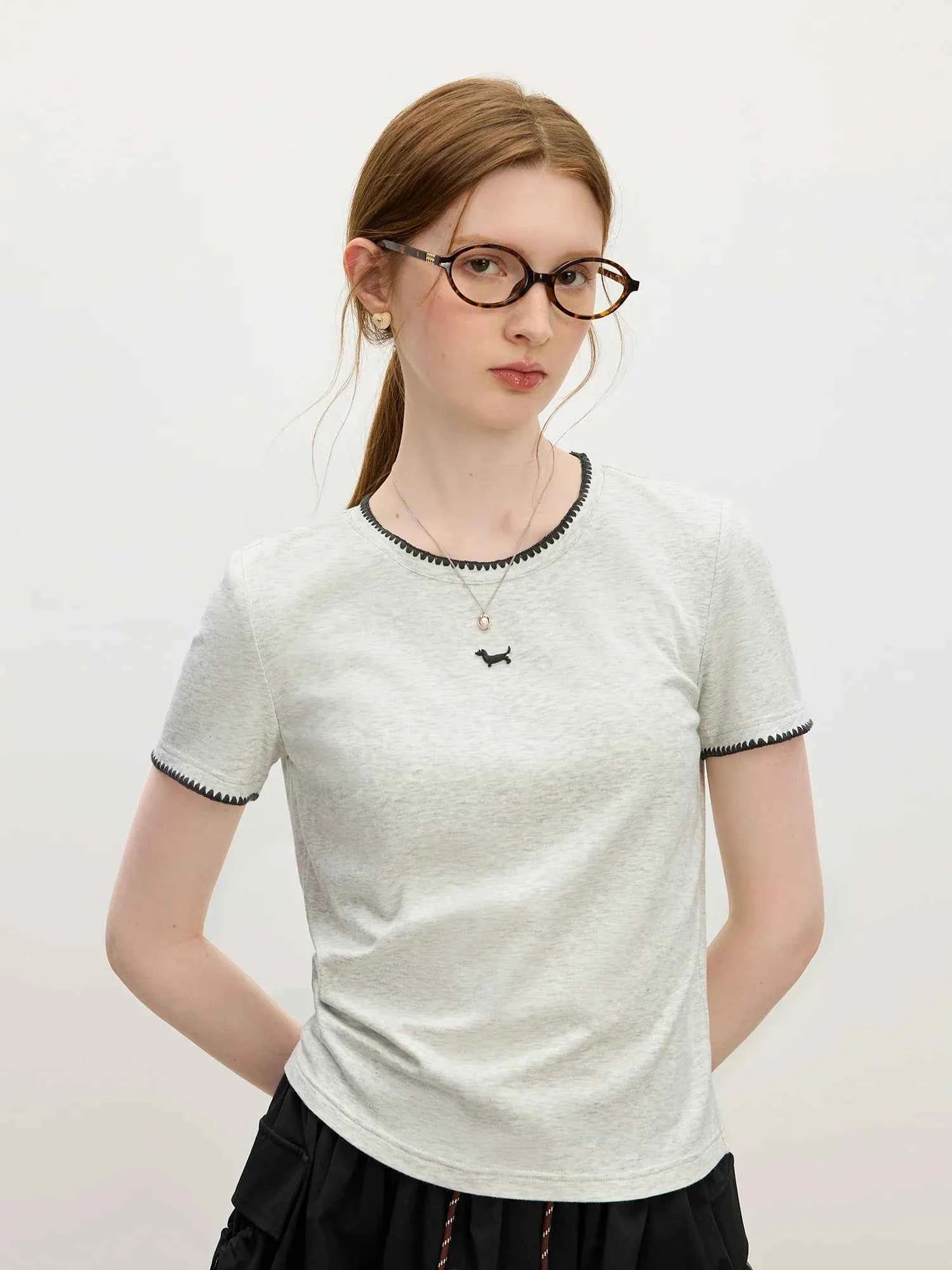Embroidered Shell Contrast Color Puppy T-Shirt