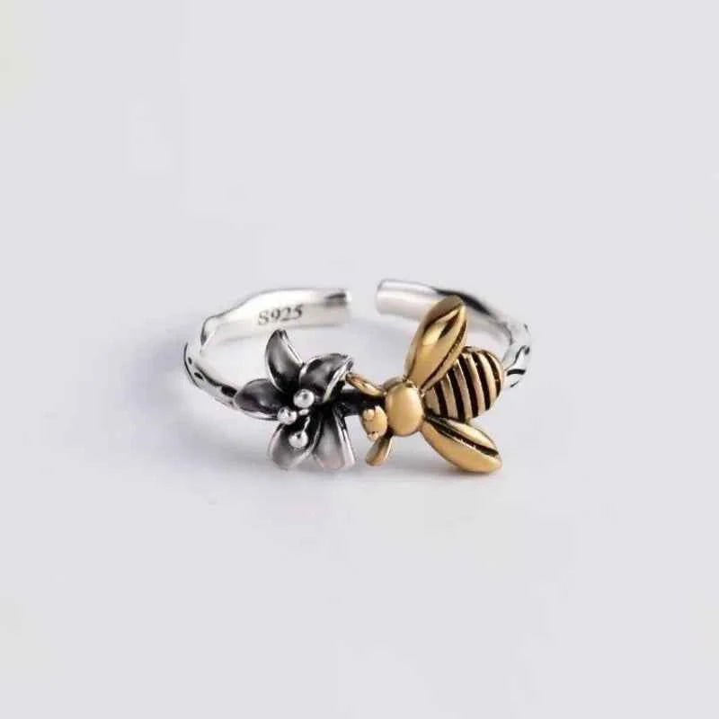 Elegant Vintage Thai Silver Bee Flower Ring