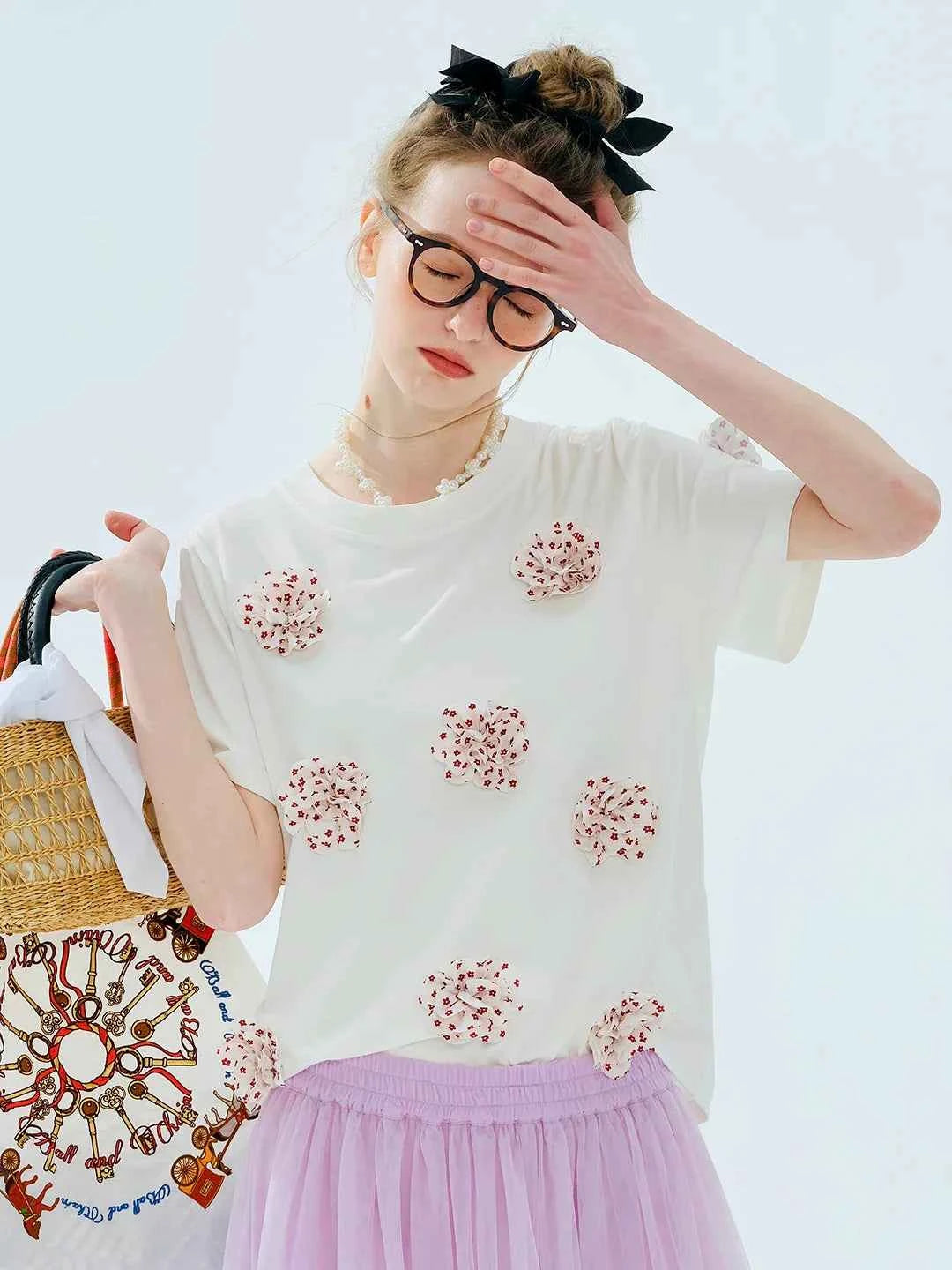 Soft White Floral Applique Short Sleeve T-Shirt