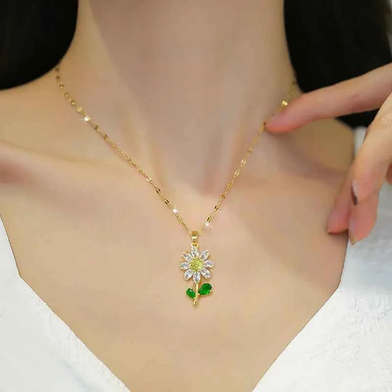 Sweet Flower Pendant Necklace