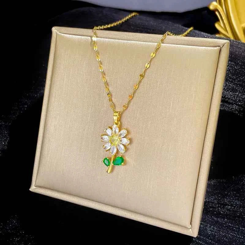 Sweet Flower Pendant Necklace