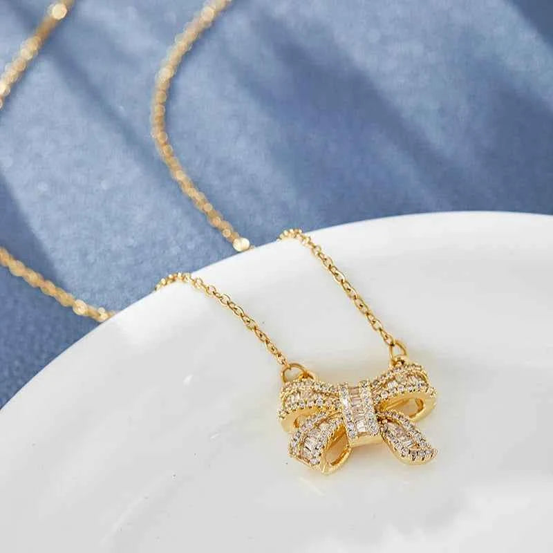 Exquisite Luxury Sparkling Zirconia Bow Pendant Necklace