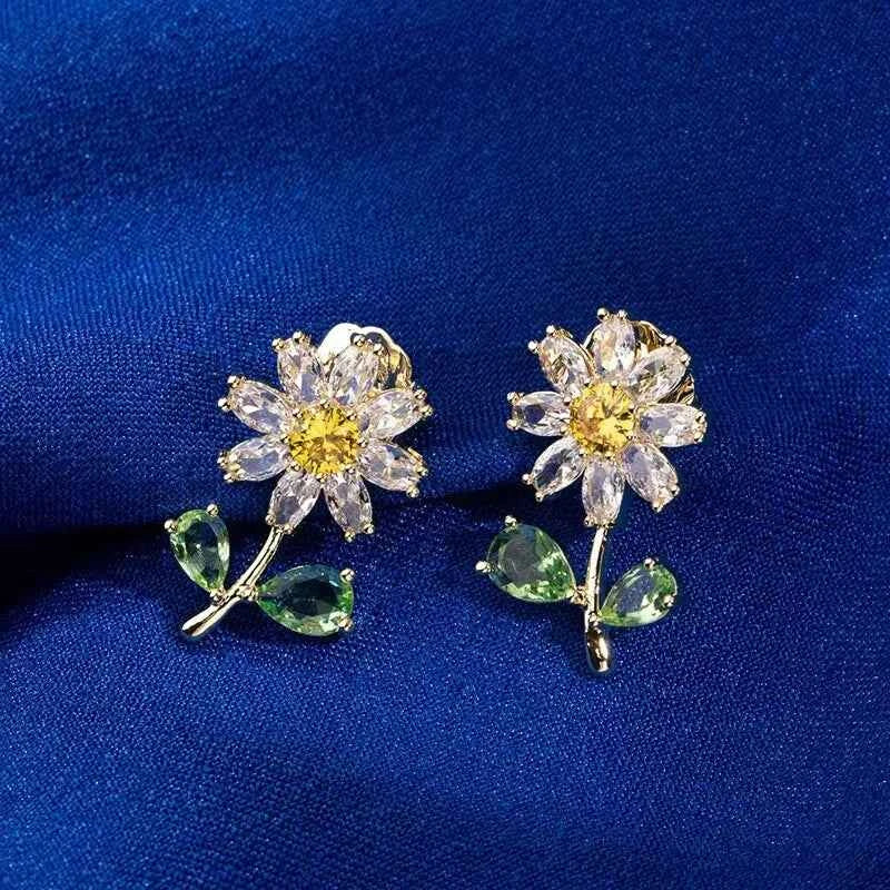 Luxury Flower Daisy Stud Green Leaf Earrings