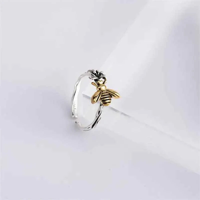 Elegant Vintage Thai Silver Bee Flower Ring