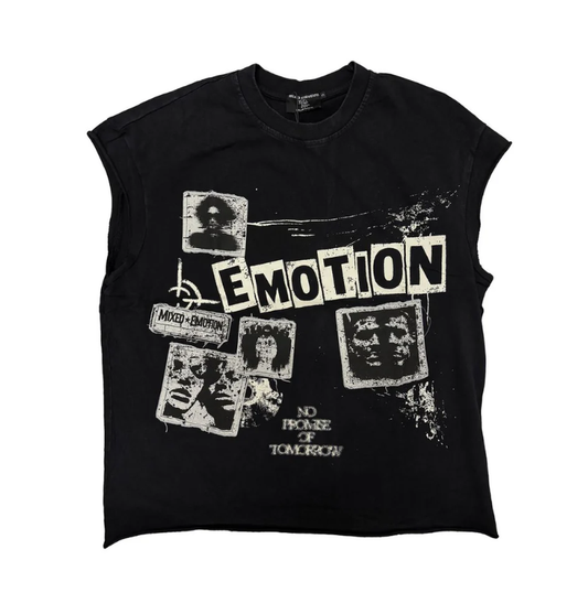 ME 'NEWSPAPER' SLEEPLESS TEE