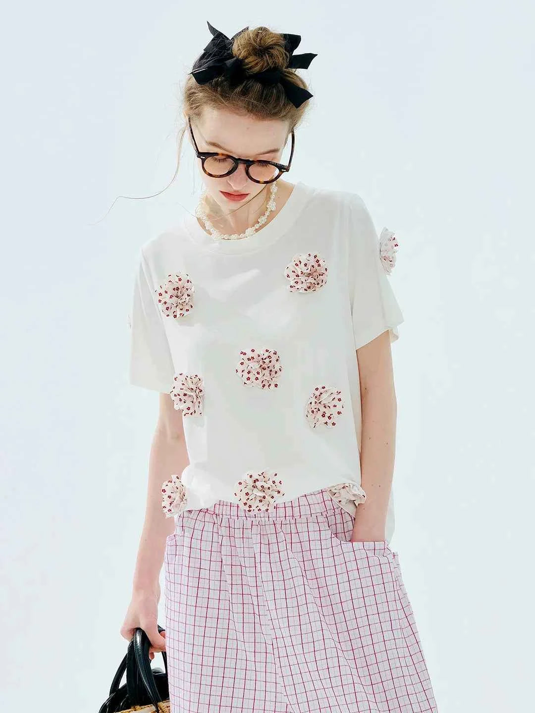 Soft White Floral Applique Short Sleeve T-Shirt