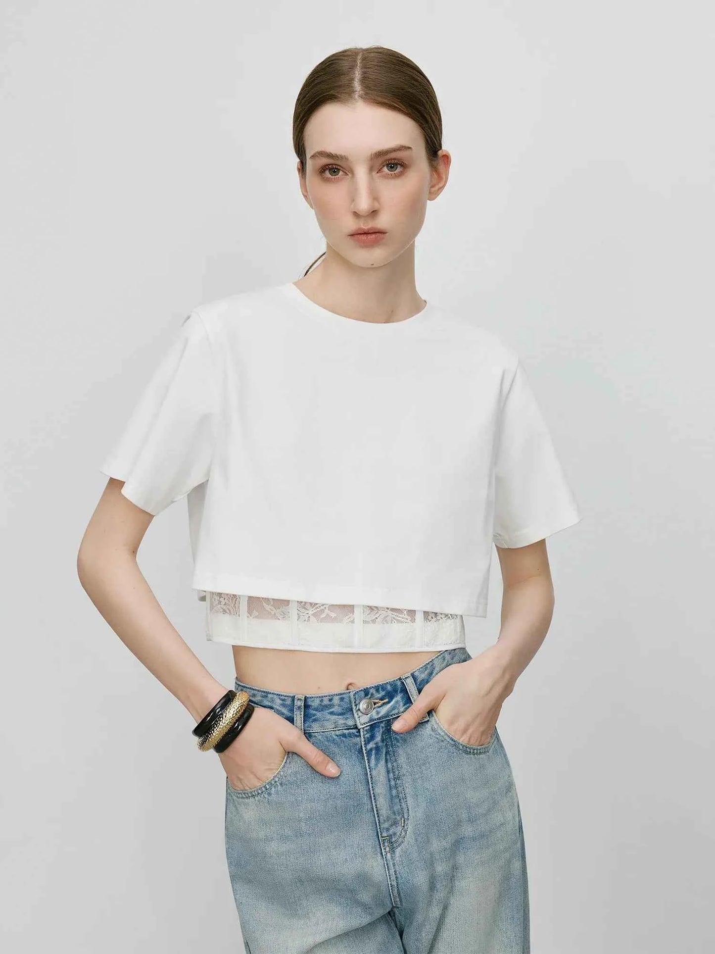 Chic Lace Spliced Cropped Waist T-Shirt