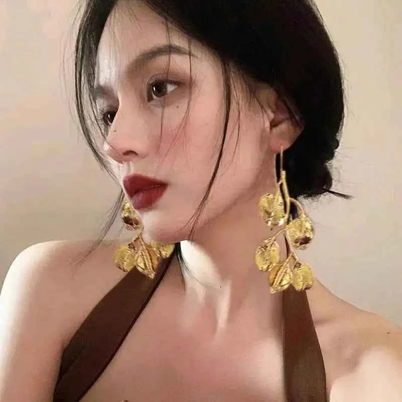 Exaggerated Leaf Drop Gold Earring