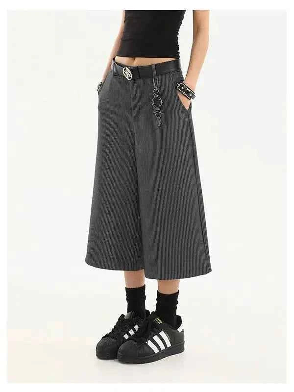 Striped Vintage High-Waisted Capri Jorts