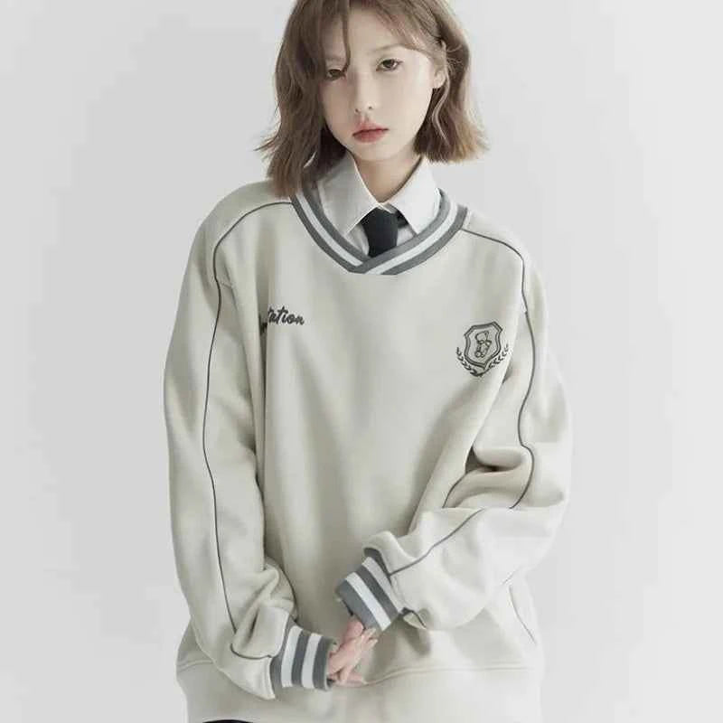 American Style Contrasting Color Retro V-Neck Sweatshirt