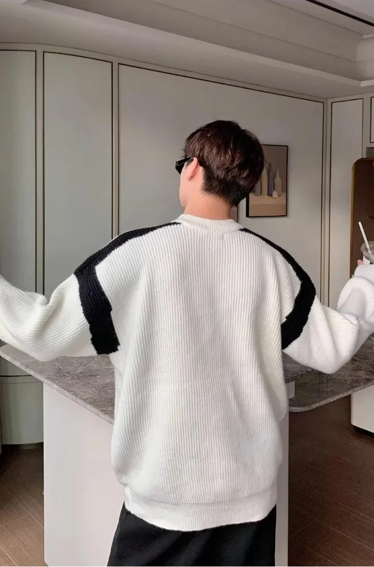 Streetwear Korean Style Round Neck Knit Sweater - Luxuryurbanwear