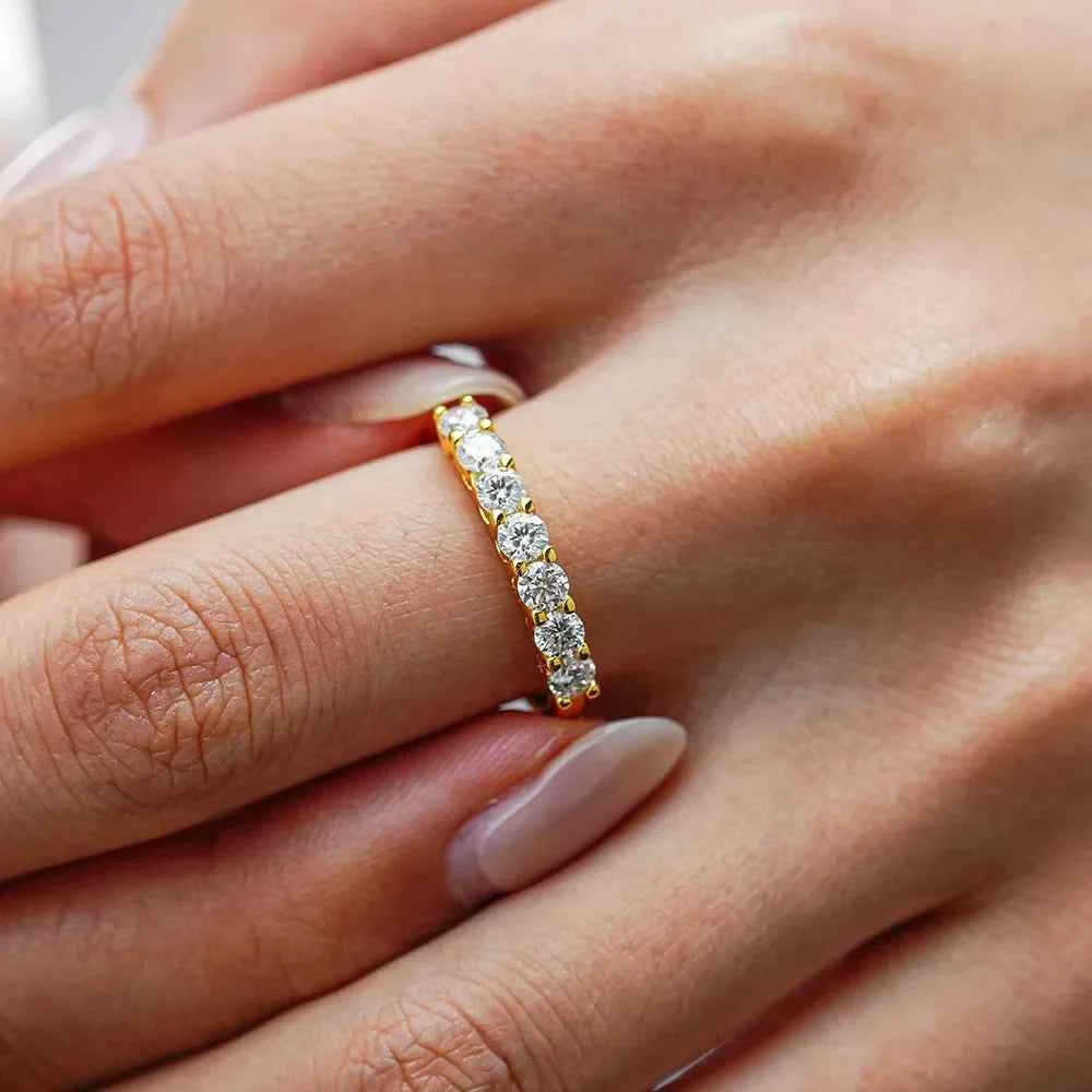 Luxurious Seven Star Row Moissanite Diamond Ring