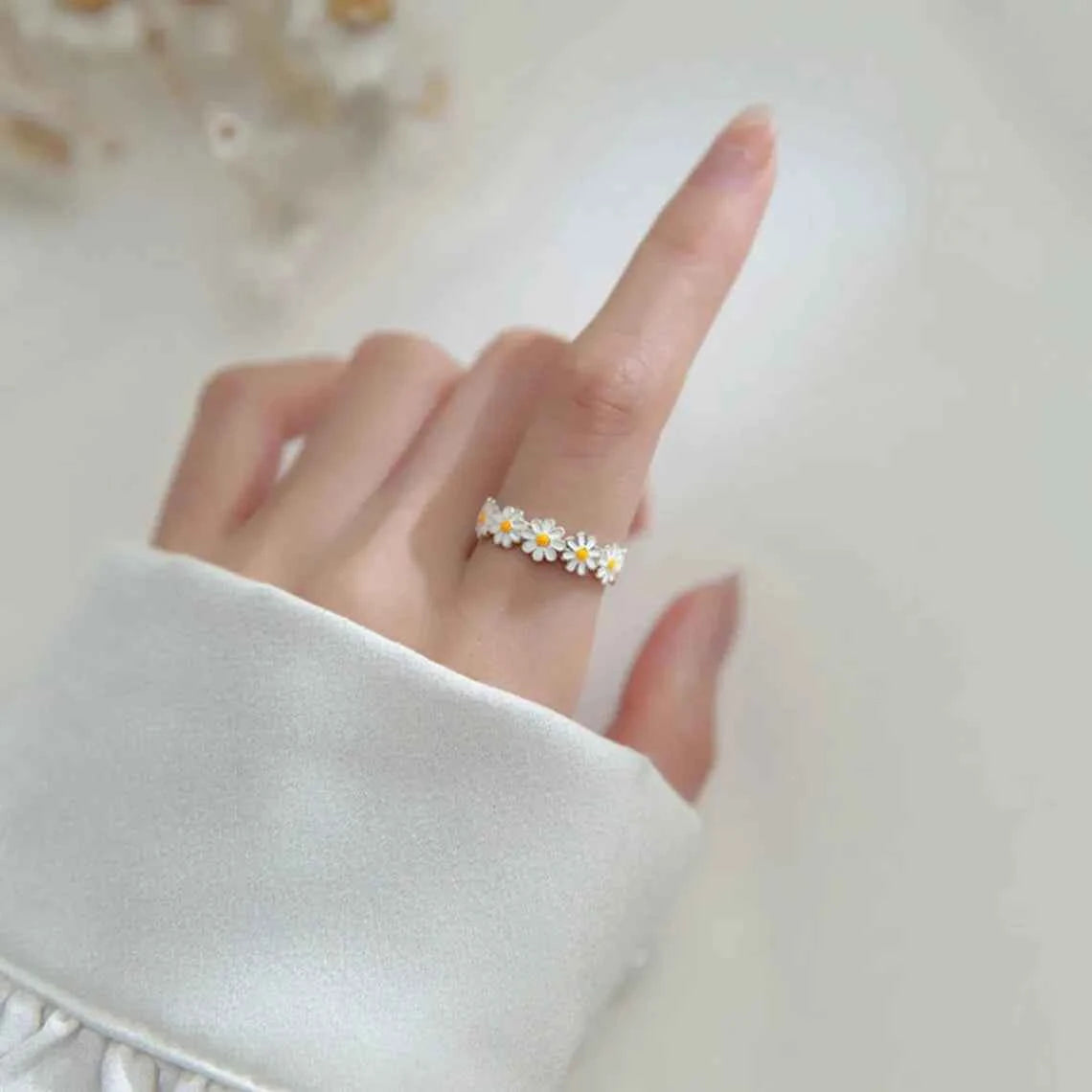 Adjustable Creative Daisy Flower Ring