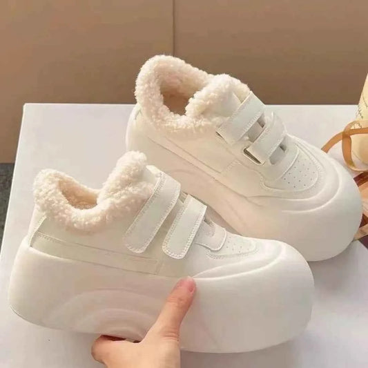 Autumn Big Head White Platform Fur Sneaker