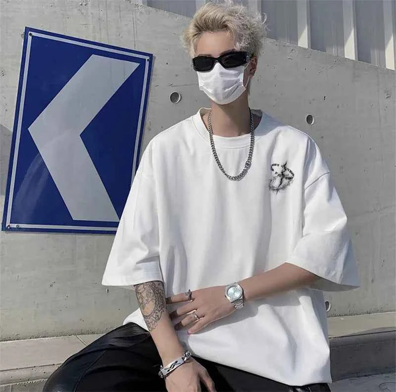 Gothic Letter Print Crewneck T-Shirt