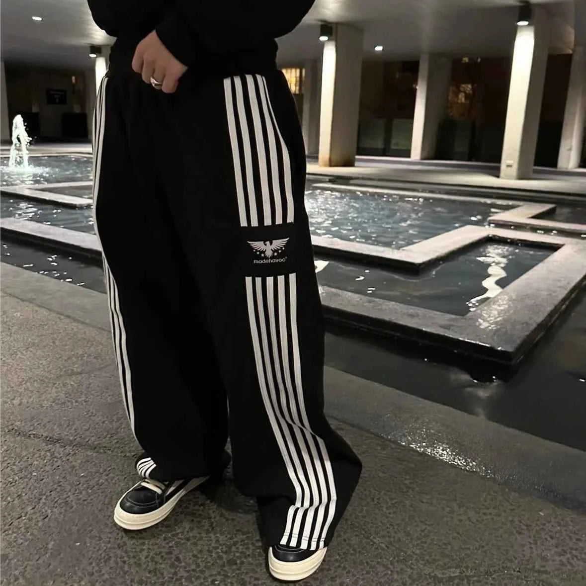 Flexible American Wide Leg Striped Sweatpants