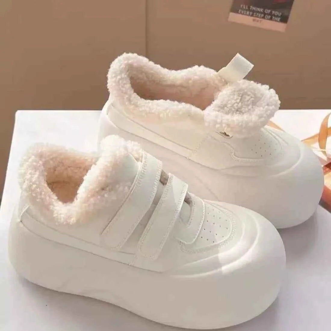 Autumn Big Head White Platform Fur Sneaker