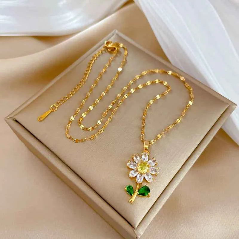 Sweet Flower Pendant Necklace