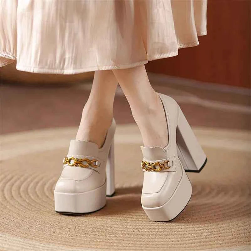 USS Shoes Pilar Women's Platform Pumps