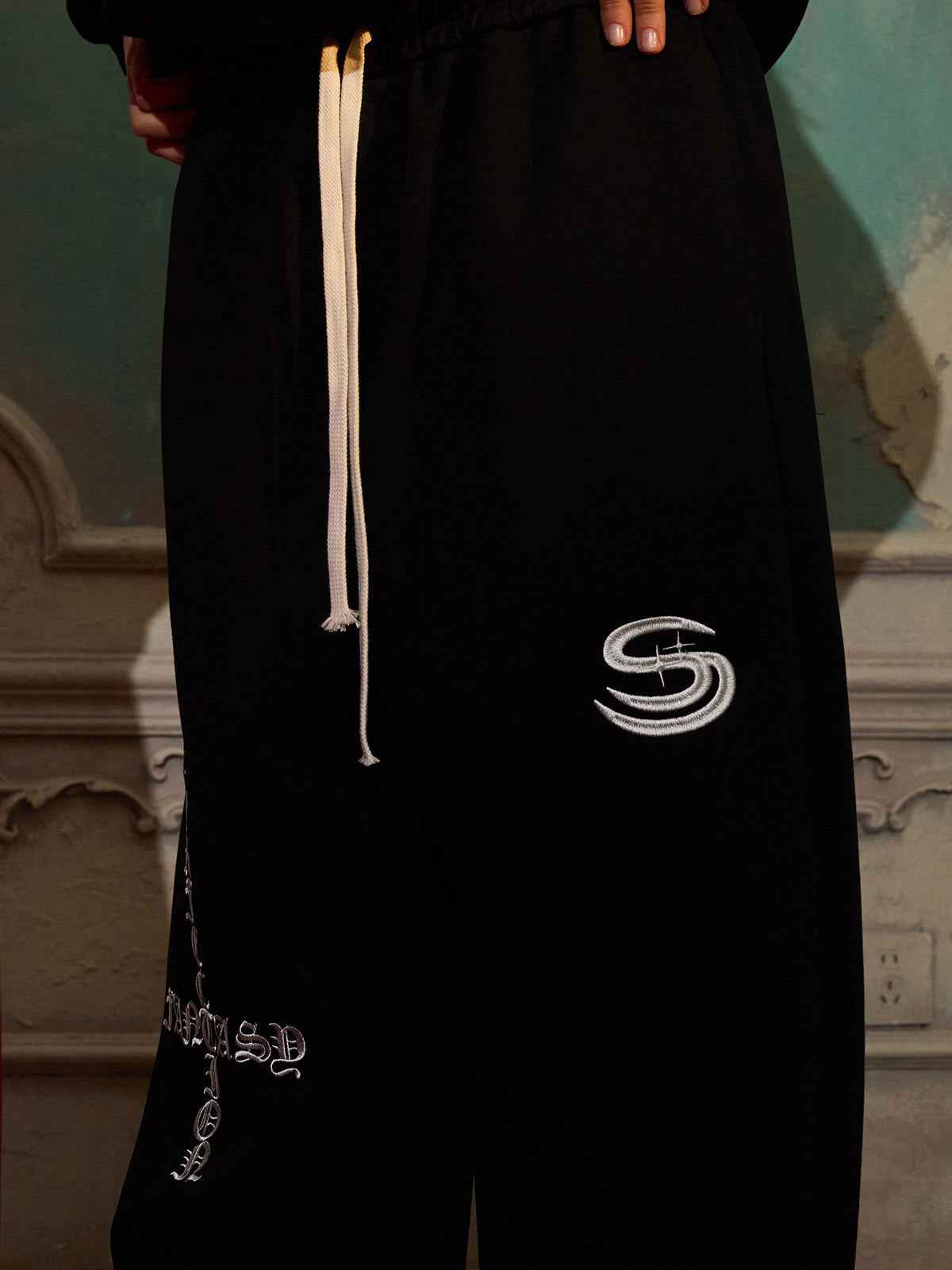 Gothic Letter Cross Embroidery Zip Up Hoodie and Sweatpants Set