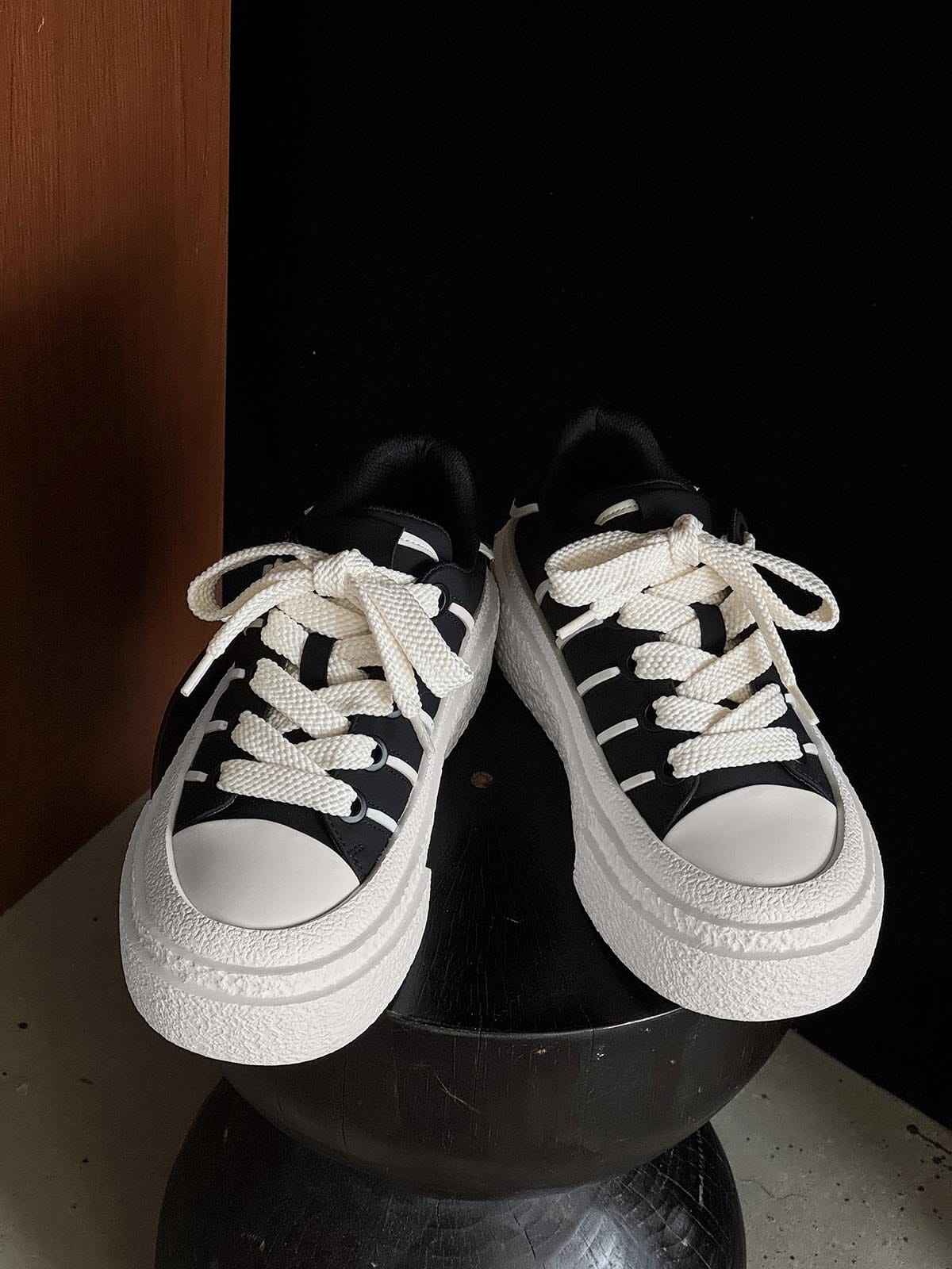Sneakers Round Toe