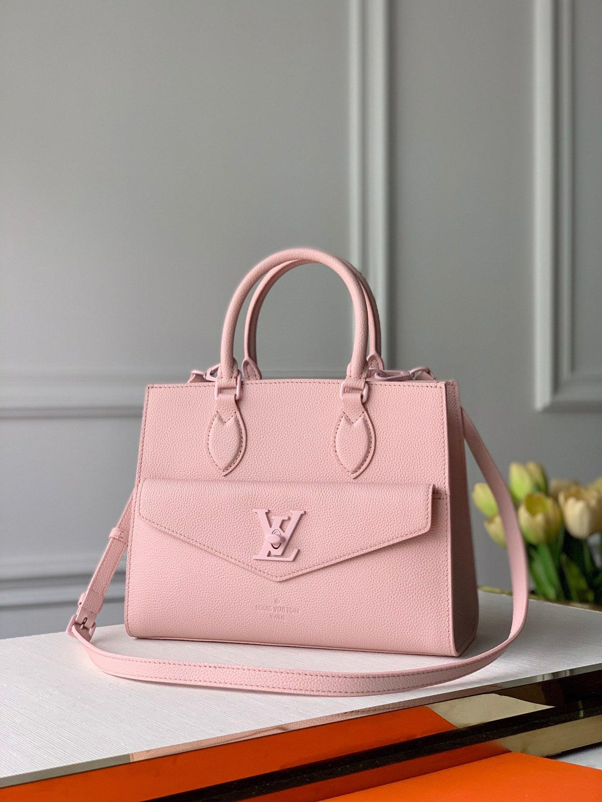LV Lockme Tote M55845 luxurysteps