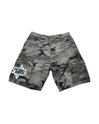 RETROVERT Cargo Shorts Camo Street