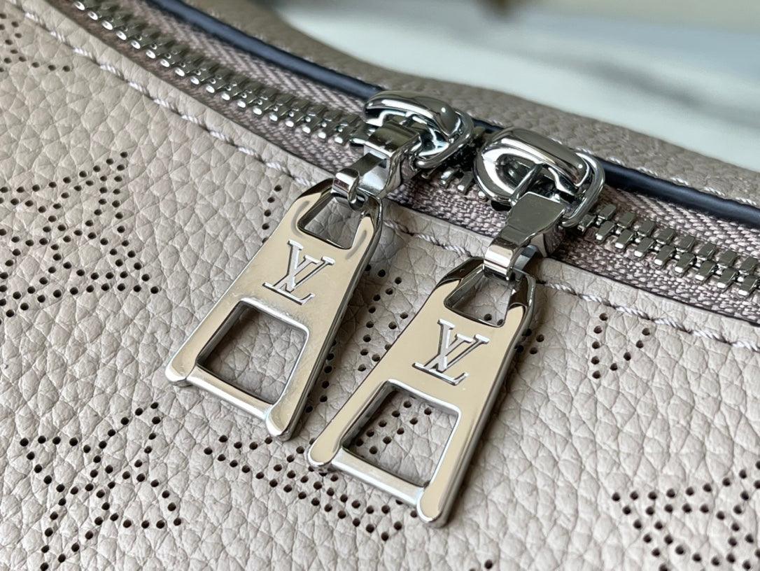 LV Monogram M20788 sneakerhypes
