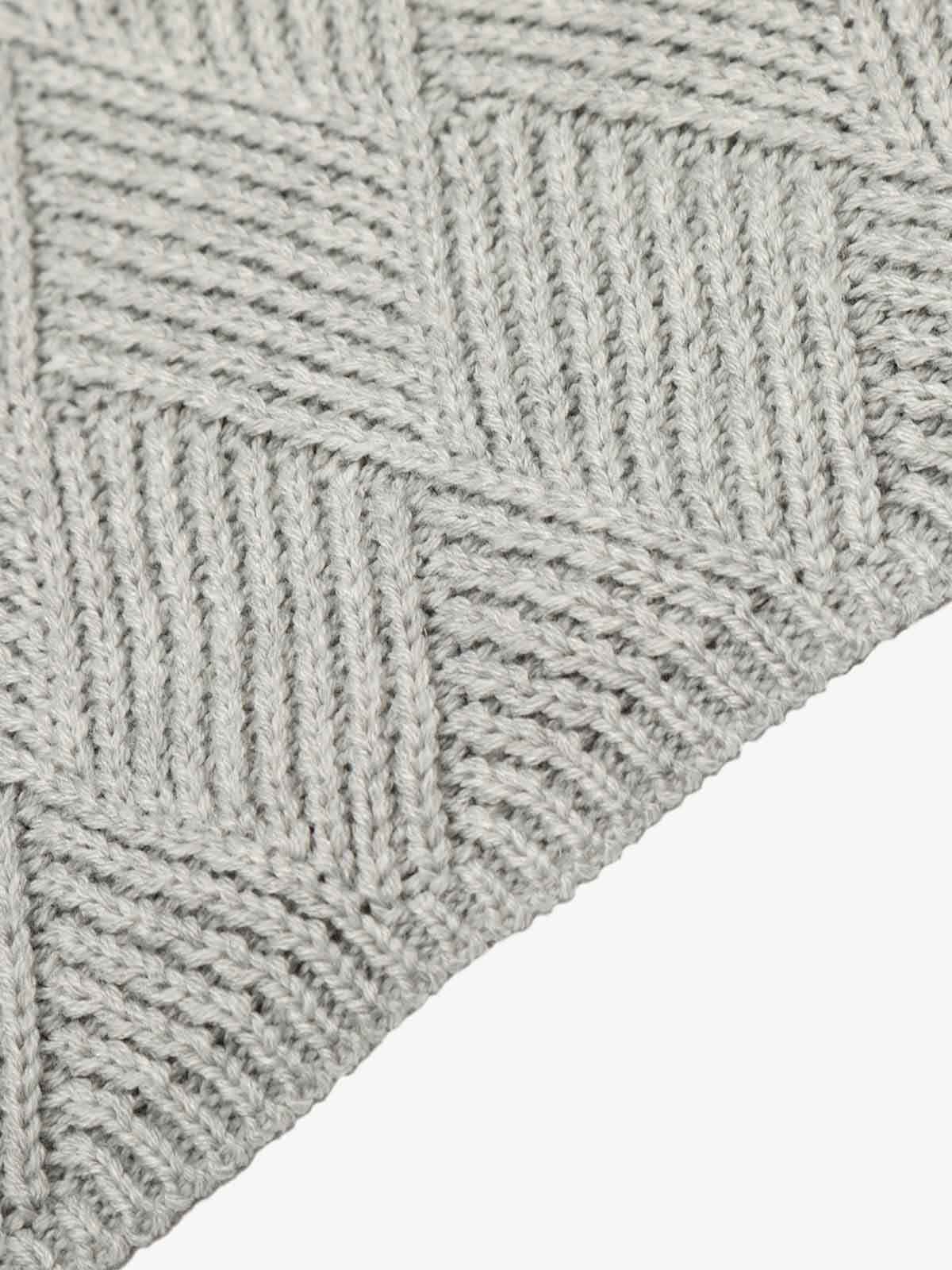 Retro Contrast Collar Embroidery Knit Sweater