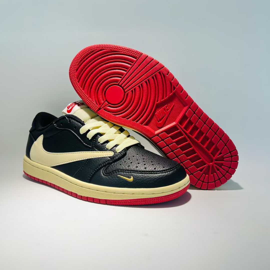 Travis Scott x Air Jordan 1 Low OG