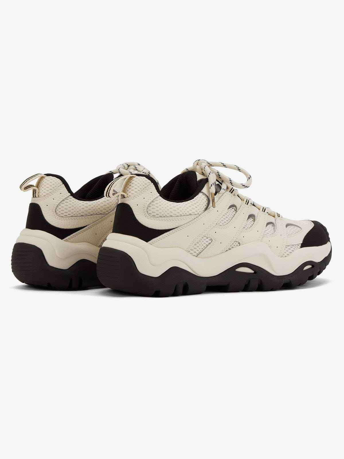 Sneakers High Street Hiking