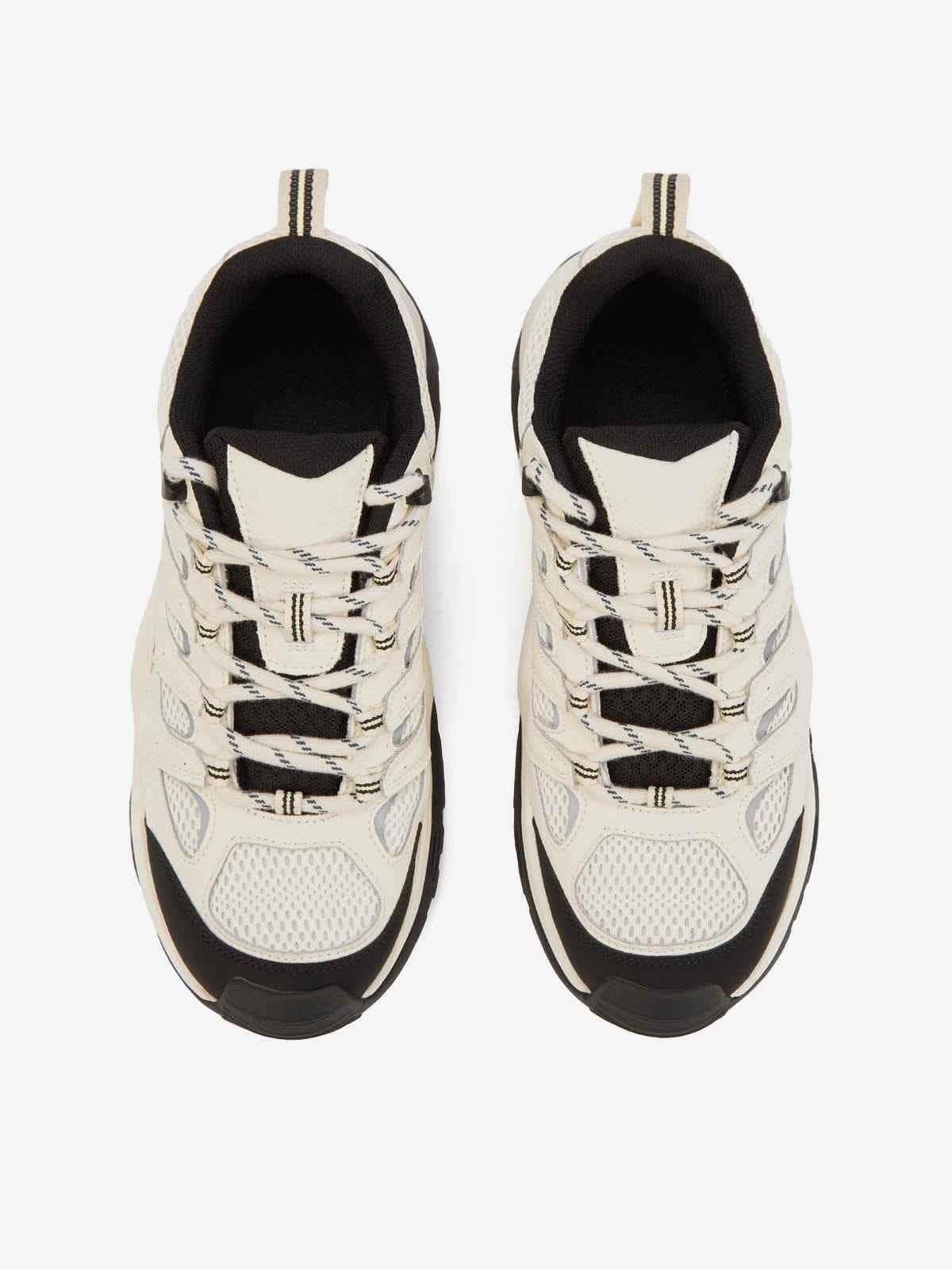 Sneakers High Street Hiking