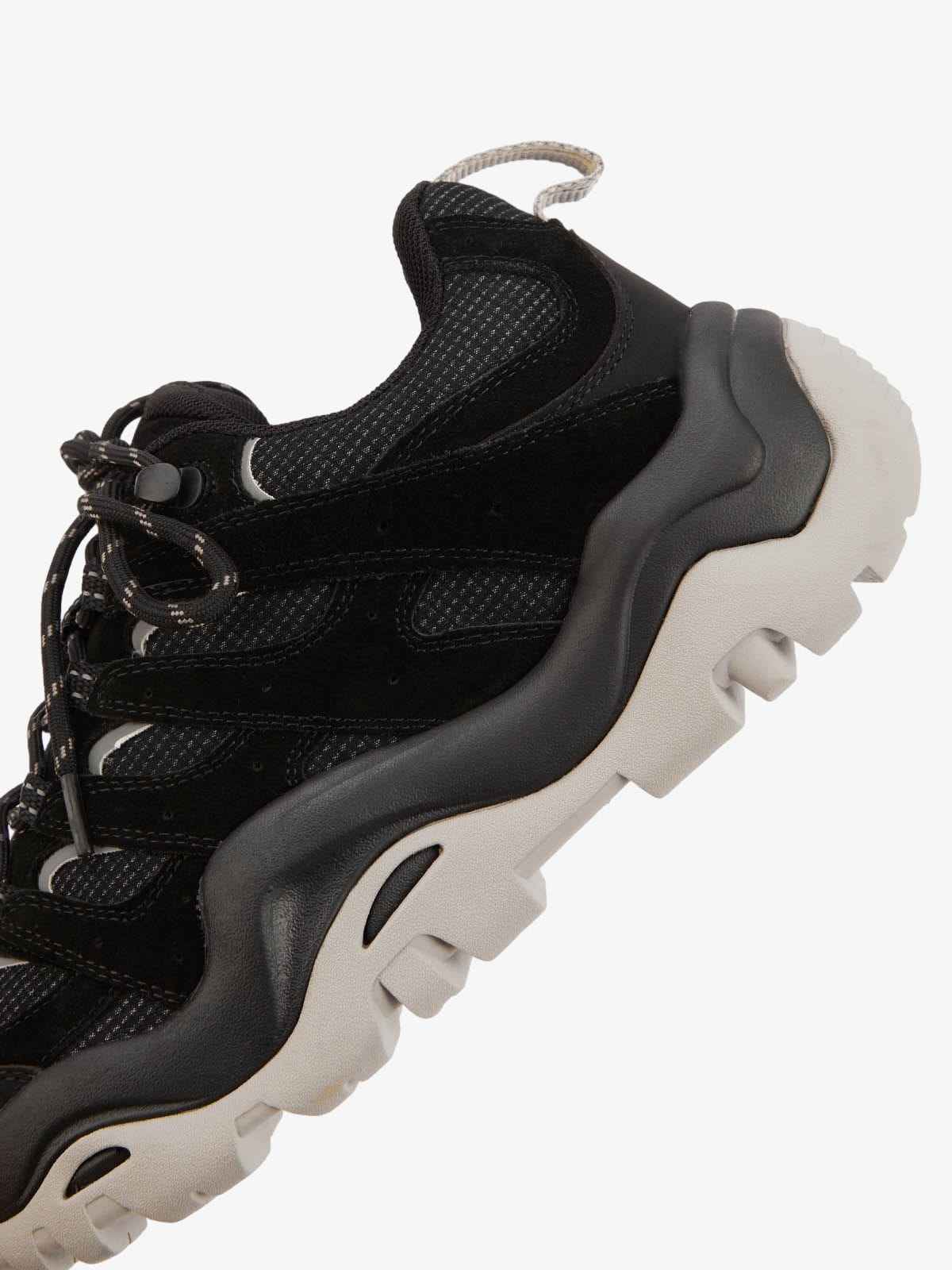Sneakers High Street Hiking