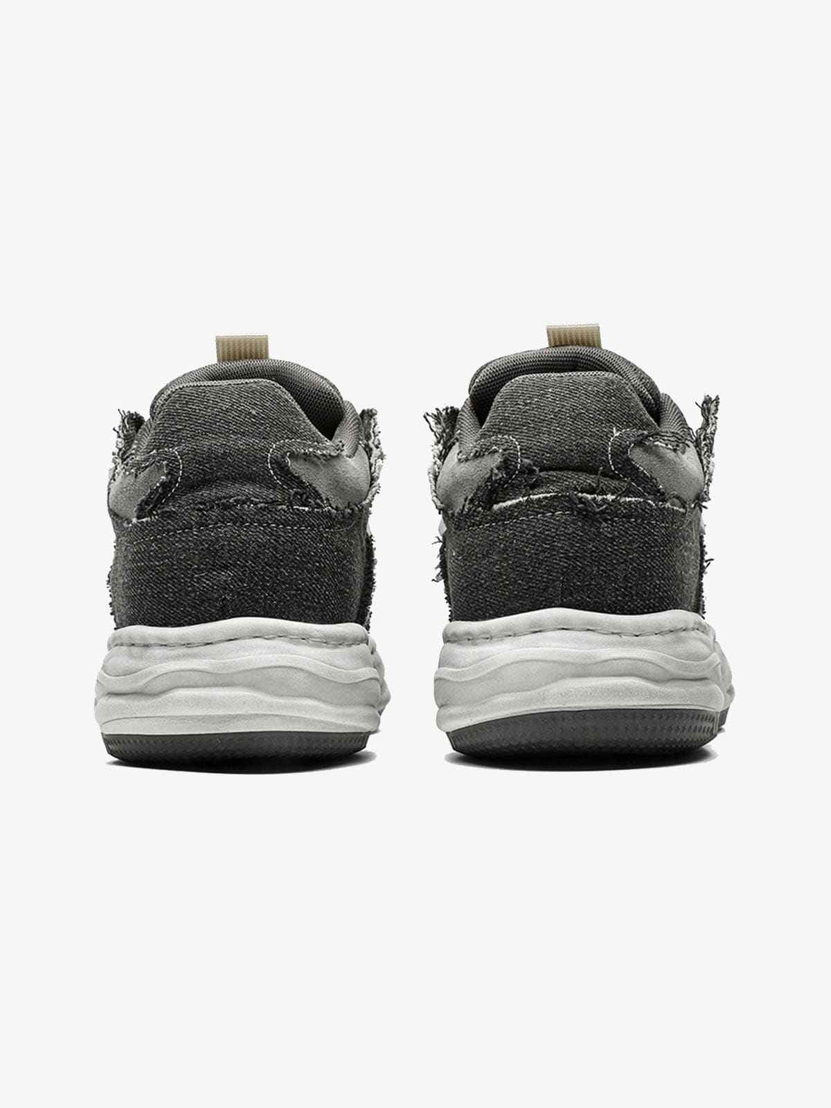 Sneakers Distressed Deconstructed