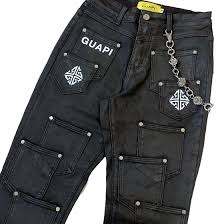 GUAPI Jeans Studded Graphic